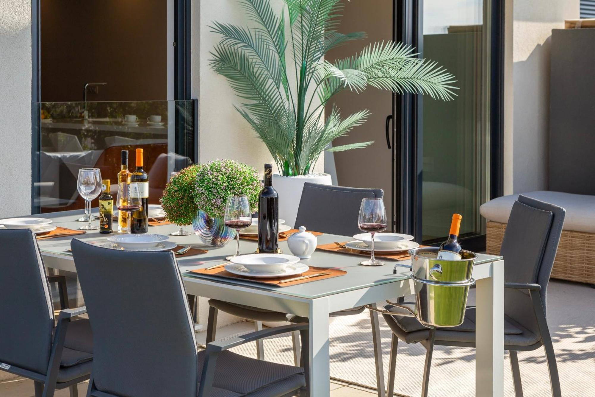 New Luxury Apartment With Private Heated Pool And Amazing Terrace With Seaview Split Exterior photo